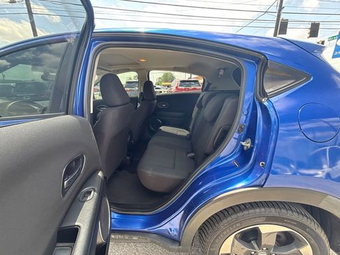 Used 2018 Honda HR-V EX image 12