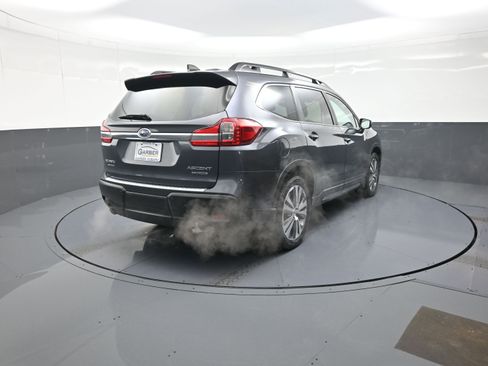 Used 2022 Subaru Ascent Limited image 3
