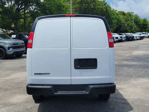 Used 2025 Chevrolet Express 2500 Extended w/ Driver Convenience Package RWD image 4
