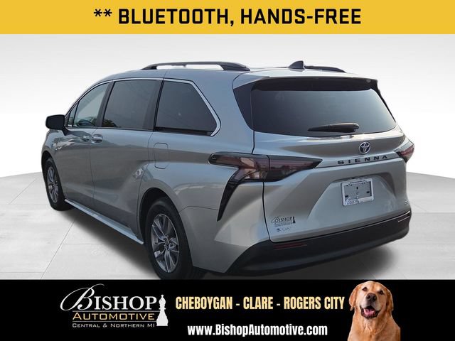Used 2025 Toyota Sienna XLE FWD image 12