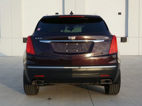 Used 2018 Cadillac XT5 Luxury w/ Driver Awareness Package image 11