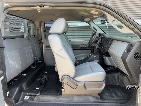 Used 2016 Ford F250 XL w/ Power Equipment Group AWD/4WD image 24