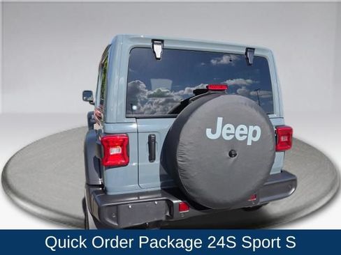 Used 2024 Jeep Wrangler Unlimited Sport AWD/4WD image 10