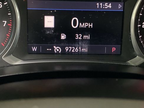 Used 2021 Chevrolet Traverse LT w/ LT Premium Package image 19