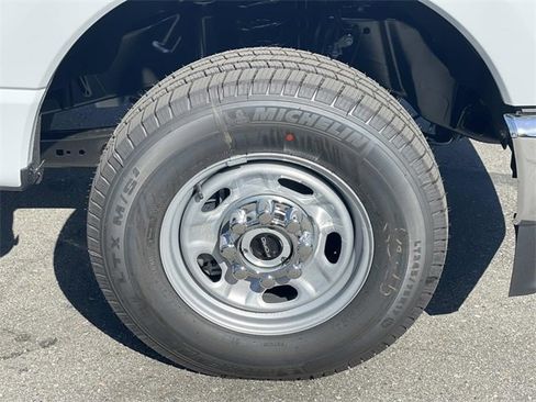 New 2026 Ford F350 XL w/ XL Chrome Package image 32