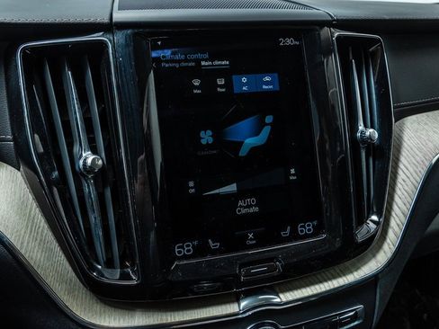 Used 2021 Volvo XC60 T8 Inscription w/ Advanced Package image 17