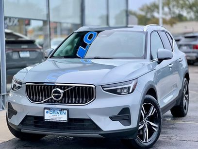 Used 2025 Volvo XC40 B5 Core