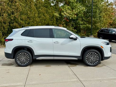 New 2025 Volkswagen Tiguan S image 6