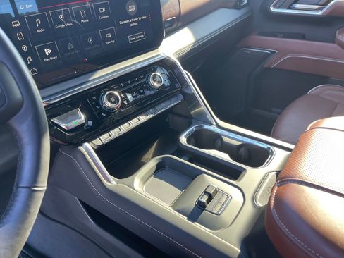 Used 2025 GMC Sierra 2500 Denali Ultimate image 18