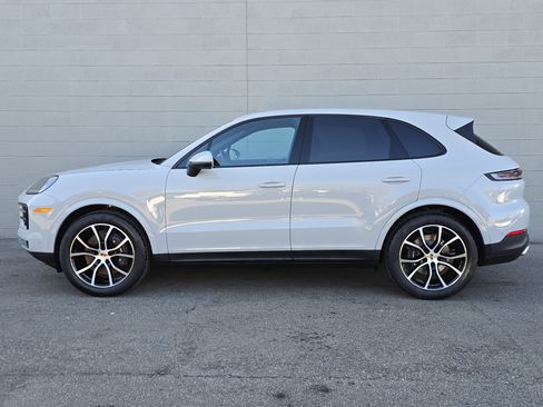 New 2026 Porsche Cayenne image 2