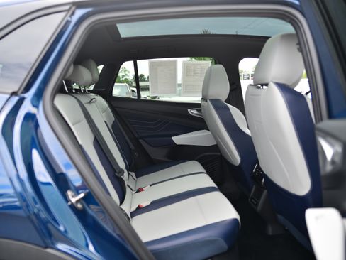 Used 2023 Volkswagen ID.4 S RWD image 17