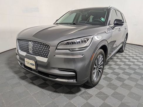 Used 2024 Lincoln Aviator Reserve w/ Elements Package Plus RWD image 4