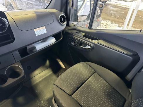 Used 2023 Mercedes-Benz Sprinter 3500 w/ Parking Package image 18