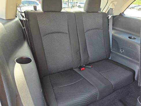 Used 2019 Dodge Journey SE w/ Connectivity Group FWD image 16