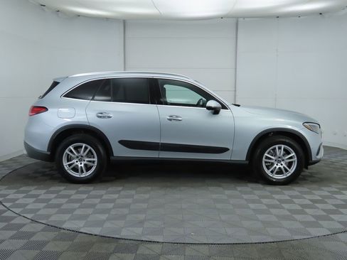 Certified 2025 Mercedes-Benz GLC 300 image 4