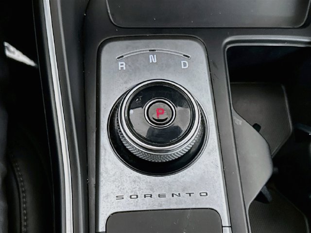 Used 2021 Kia Sorento S FWD image 19