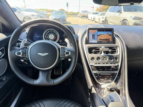 Used 2020 Aston Martin DB11 Coupe RWD image 17