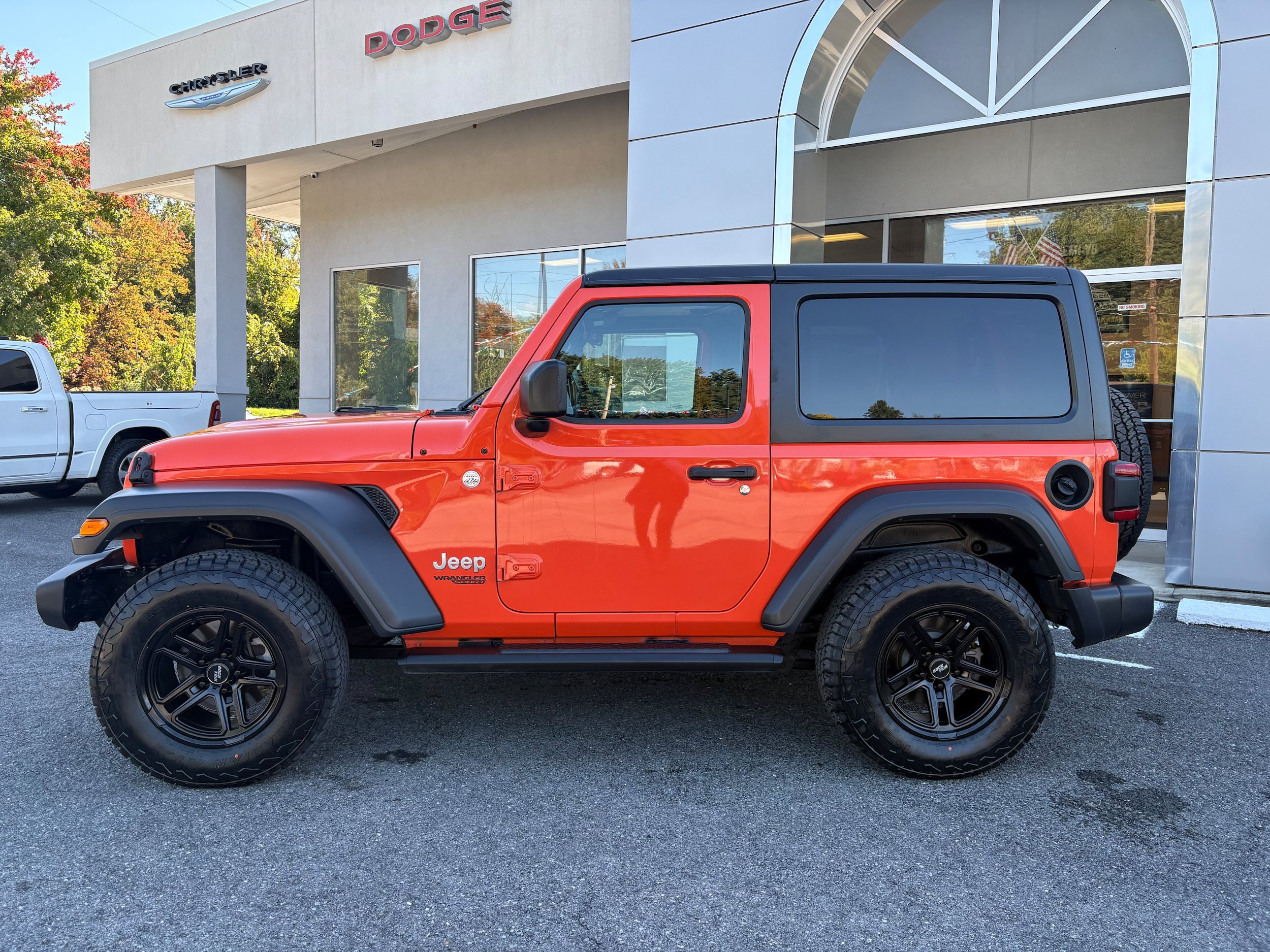 Used 2018 Jeep Wrangler Sport w/ Quick Order Package 28S AWD/4WD image 3
