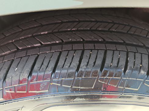 Used 2024 Volkswagen Tiguan SE AWD/4WD image 32