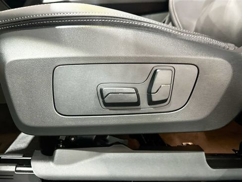 New 2026 BMW X2 xDrive28i w/ Convenience Package AWD/4WD image 20