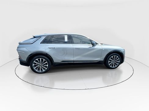 Used 2024 Cadillac Lyriq Sport RWD image 9