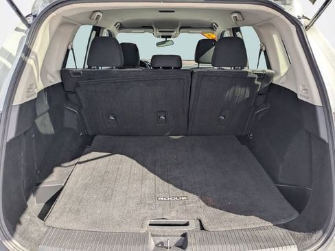 Used 2022 Nissan Rogue S image 12