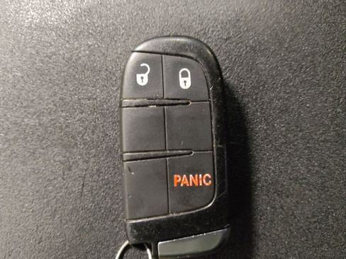 Used 2018 Dodge Journey Crossroad FWD image 32