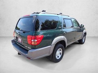 Used 2002 Toyota Sequoia SR5 w/ Convenience Pkg AWD/4WD video 4