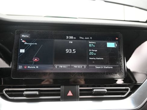 Used 2020 Kia Niro EX Premium FWD image 23
