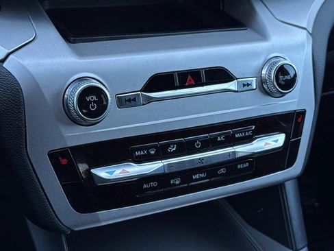 Certified 2022 Ford Explorer XLT image 20