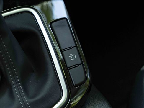 Used 2025 Kia Seltos S FWD image 28
