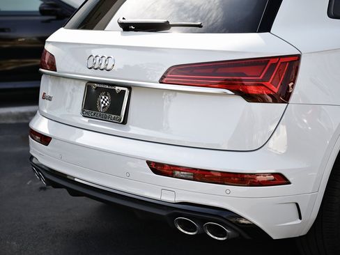 Used 2024 Audi SQ5 Premium Plus w/ Premium Plus Package image 7