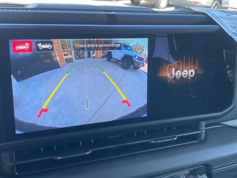 New 2025 Jeep Wrangler Unlimited Rubicon w/ Technology Group image 20