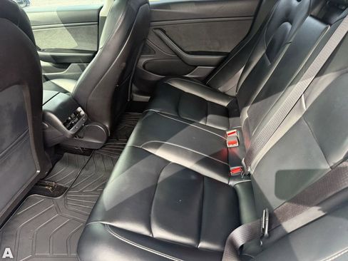 Used 2019 Tesla Model 3 Standard Range image 23
