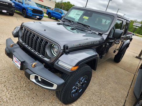 New 2026 Jeep Gladiator Sport AWD/4WD image 1