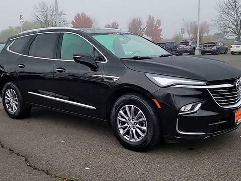 Used 2024 Buick Enclave Premium image 2