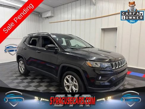 Used 2024 Jeep Compass Latitude AWD/4WD image 1