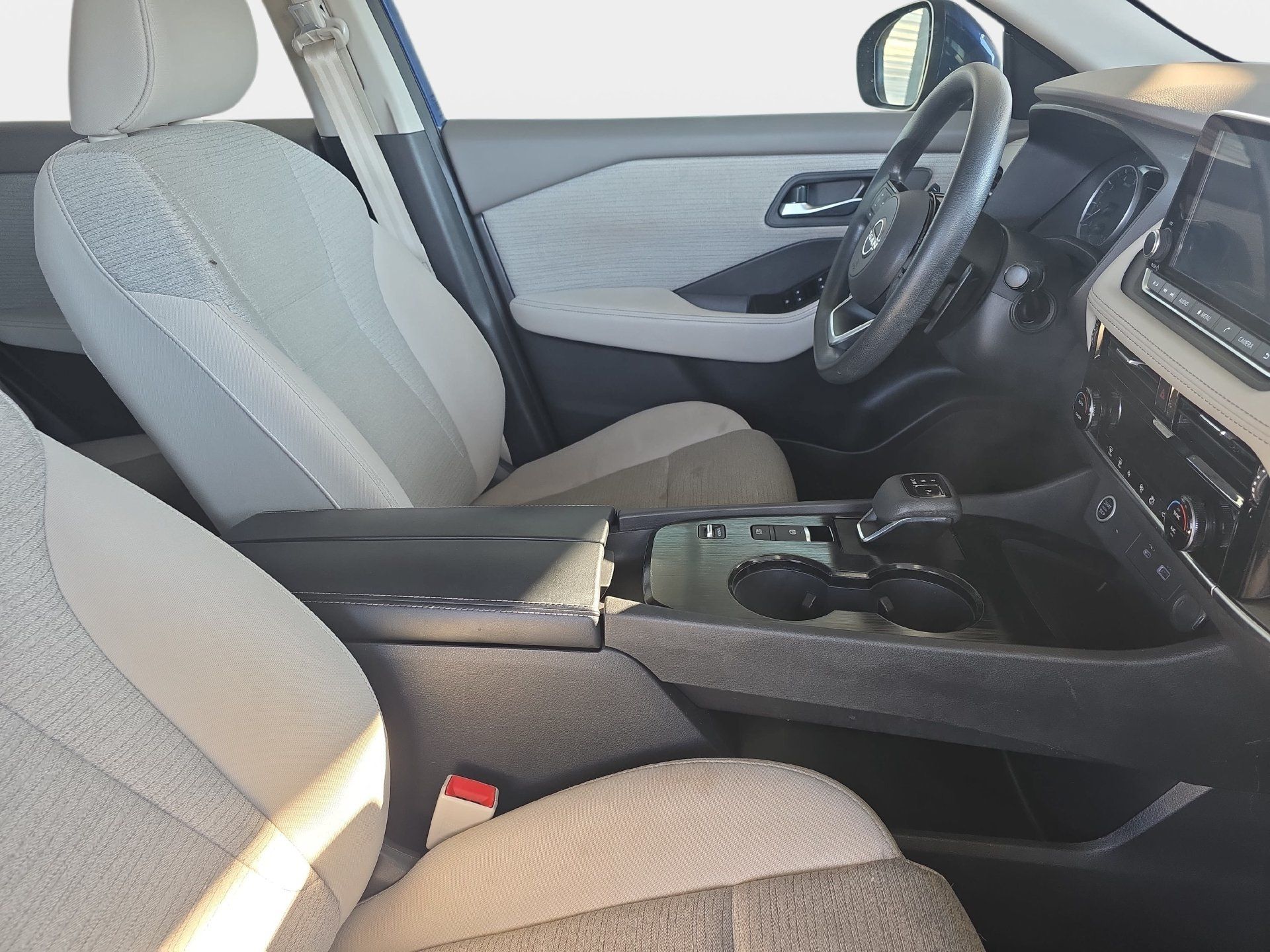 Used 2023 Nissan Rogue SV FWD image 10
