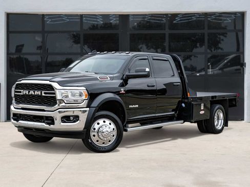 Used 2022 RAM 5500 Tradesman w/ Chrome Appearance Group image 1