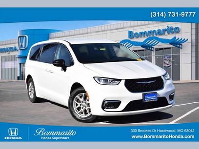 Used 2024 Chrysler Pacifica Touring-L