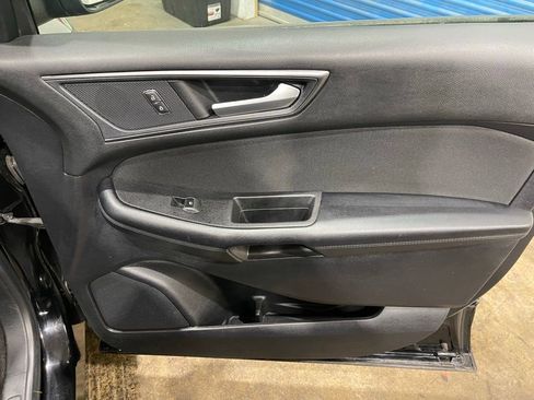 Used 2018 Ford Edge SE image 29