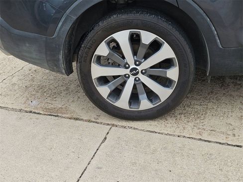 Used 2022 Kia Telluride S image 10