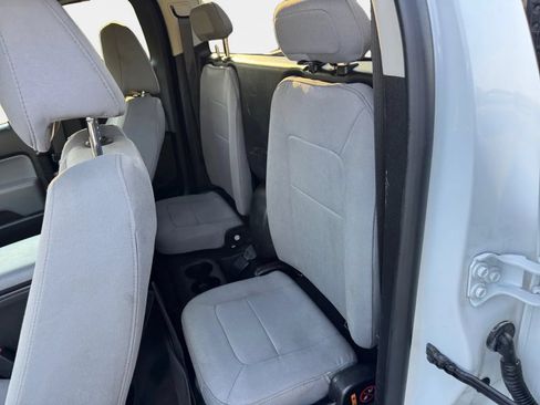 Used 2018 Chevrolet Colorado W/T w/ WT Convenience Package RWD image 11