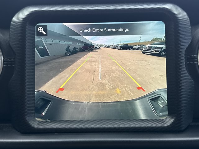 Used 2021 Jeep Gladiator Overland w/ Popular Equipment Package AWD/4WD image 9