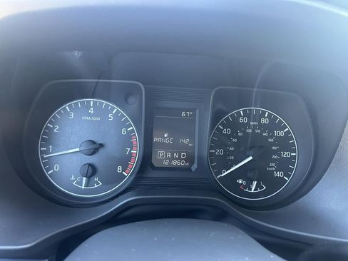 Used 2017 Nissan Titan S image 6