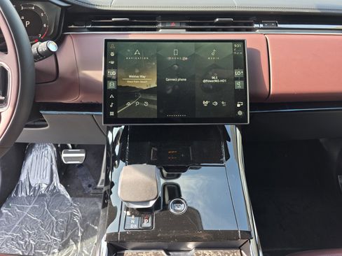 New 2026 Land Rover Range Rover Sport Dynamic SE AWD/4WD image 13