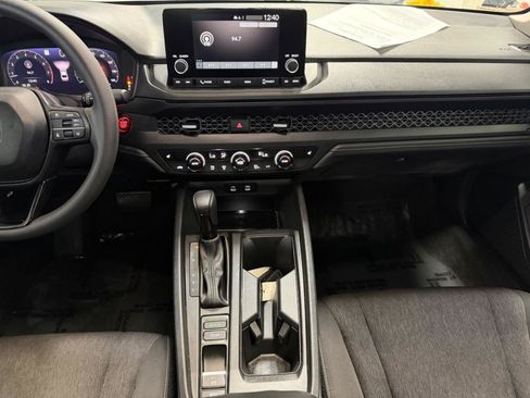 Used 2025 Honda Accord SE image 36