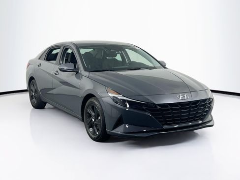 Used 2023 Hyundai Elantra SEL FWD image 3