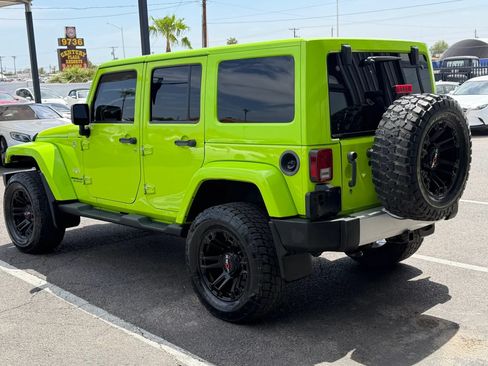 Used 2013 Jeep Wrangler Unlimited Sahara w/ Connectivity Group AWD/4WD image 4