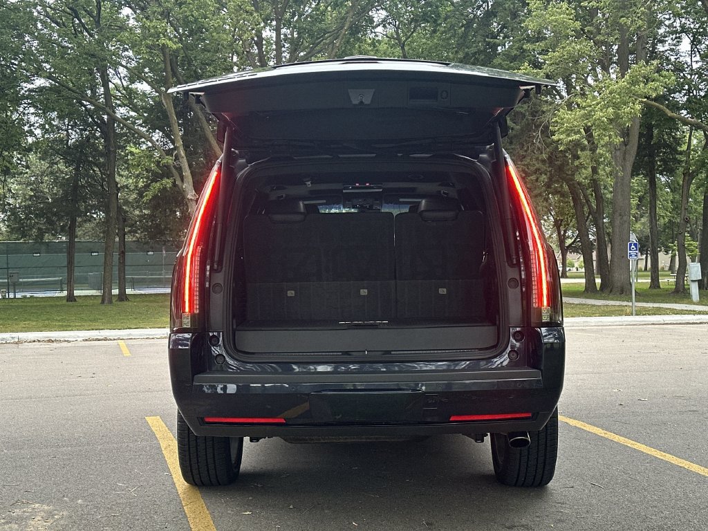 Certified 2019 Cadillac Escalade Platinum AWD/4WD image 27